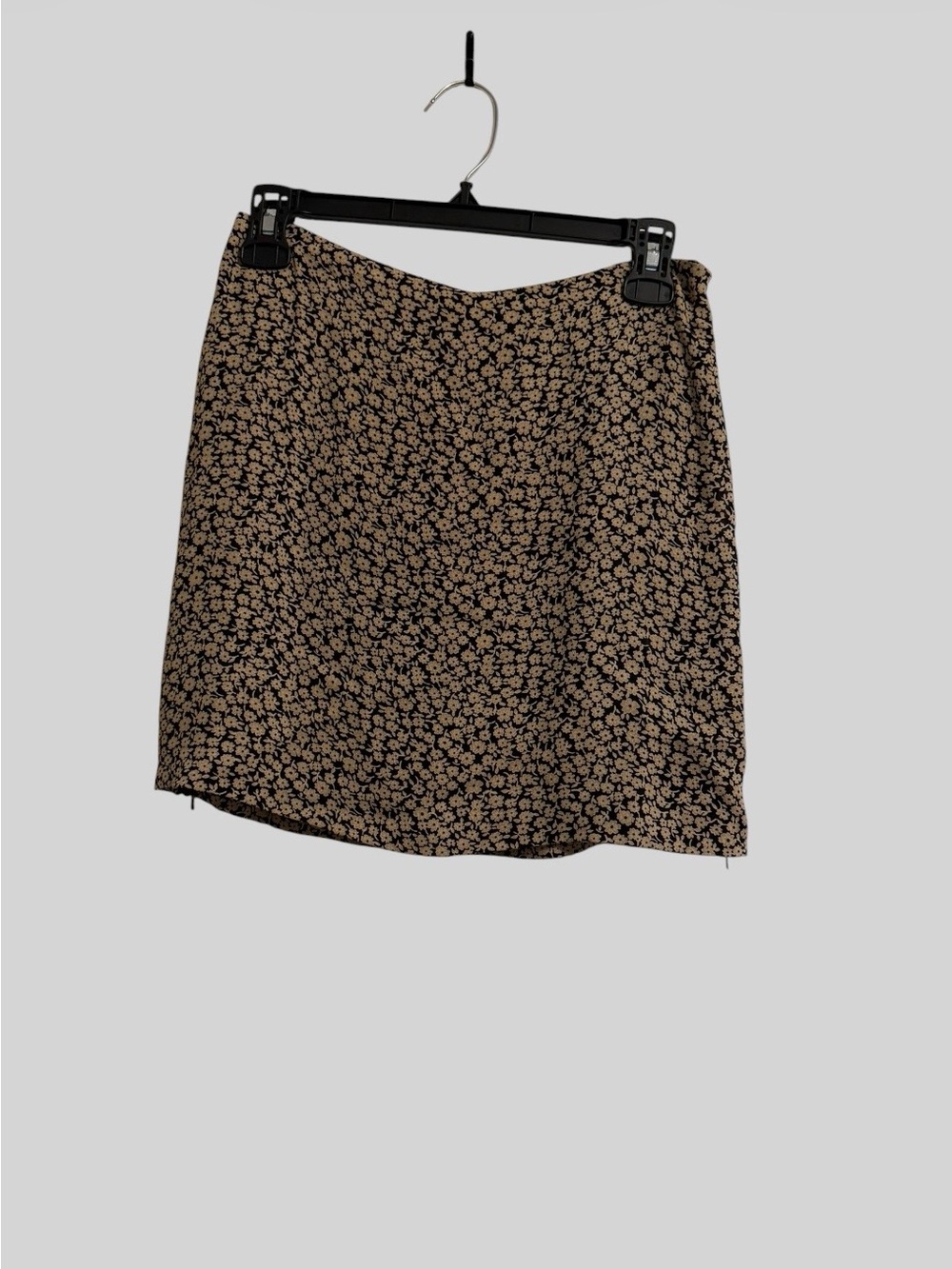Banana Republic Size 0 Skort with Zipper Accents